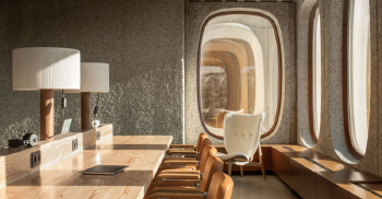 仿佛置身机舱中的办公室设计