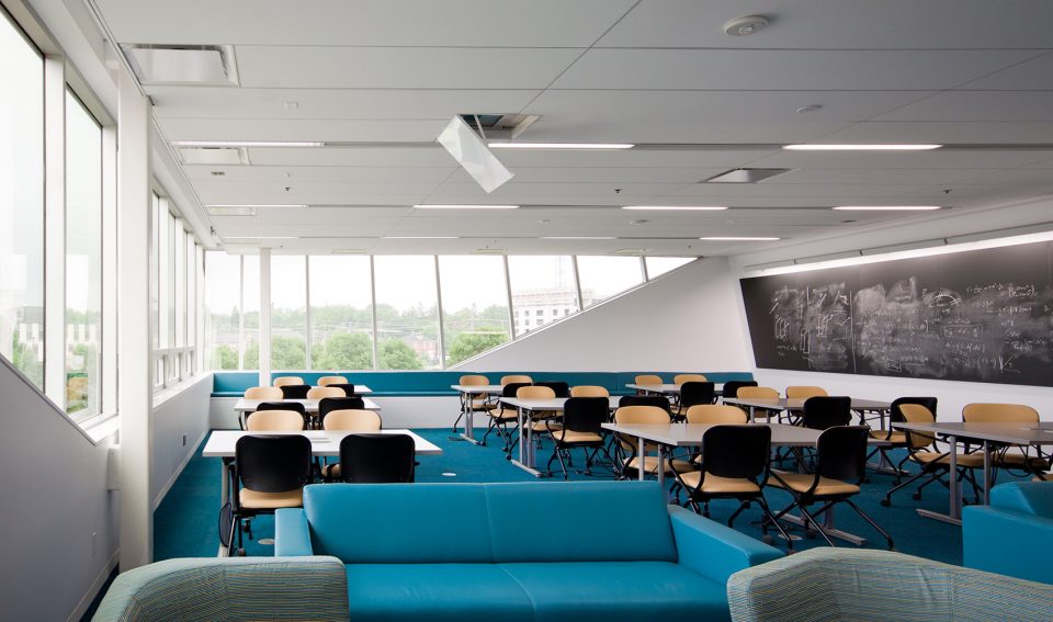 霍金先生的物理研究所办公楼