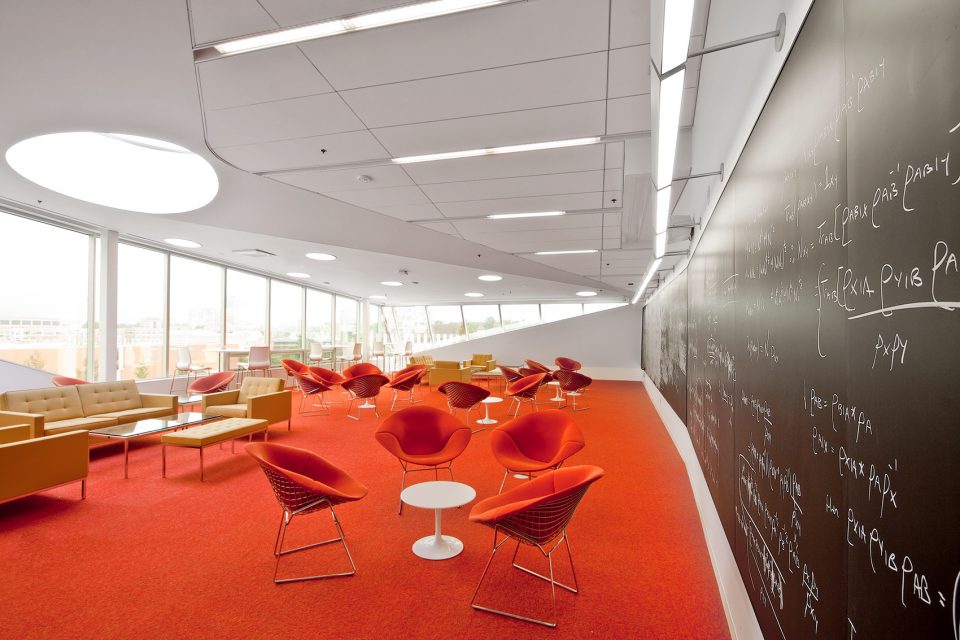 霍金先生的物理研究所办公楼