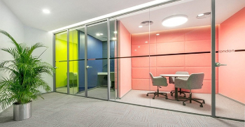 广州装修公司可以巧妙运用玻璃的透明质感