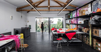 复古红砖谷仓改造成工作室—由广州办公设计装修分享