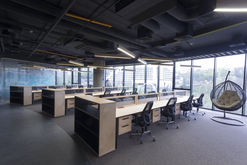 广州服装公司在办公室装修设计时注意什么问题呢？