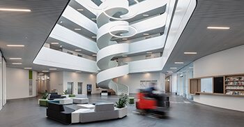 四通八达行政办公楼装修