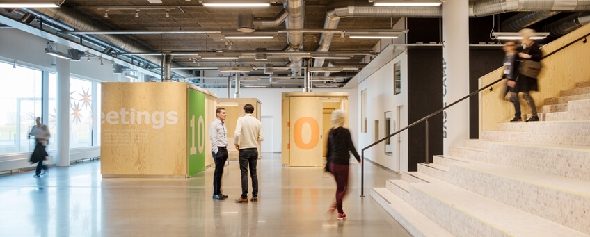 一站式装修公司 楼梯口