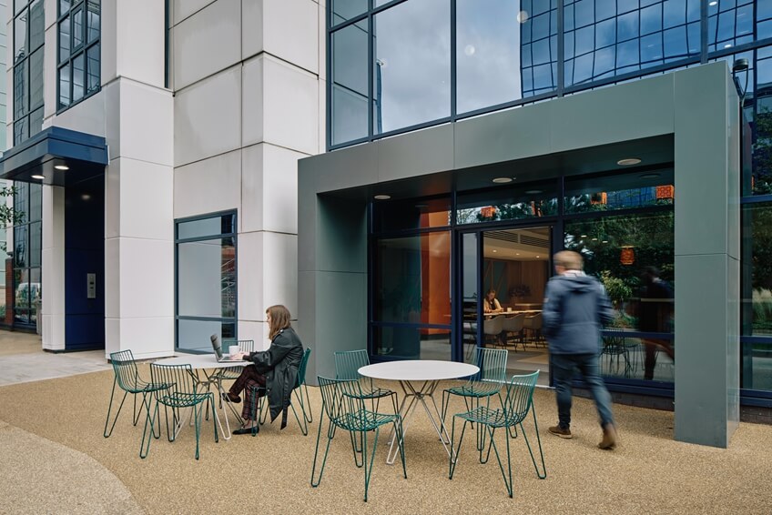 办公室设计公司 室外休闲区