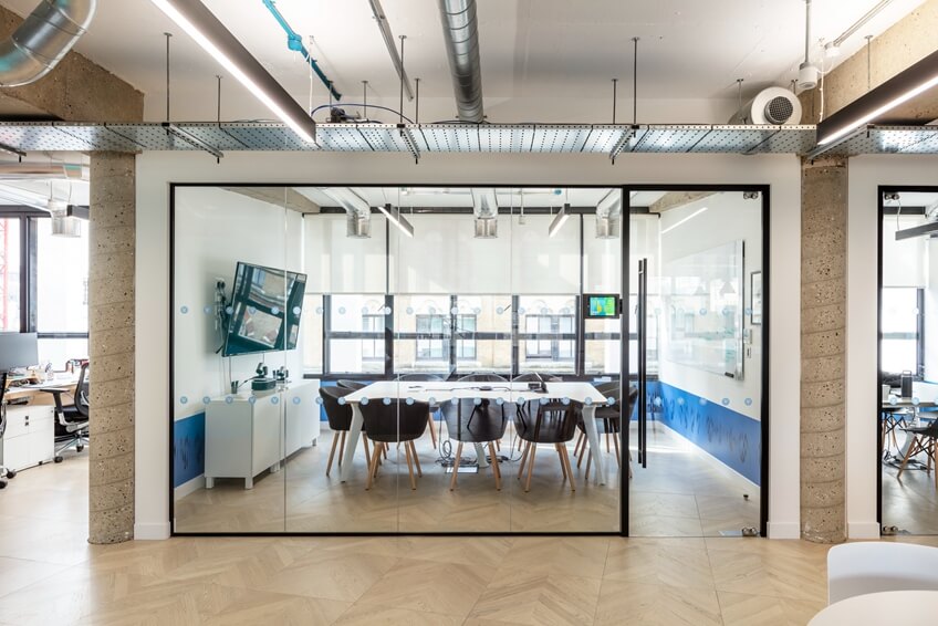 装修办公室公司 会议室