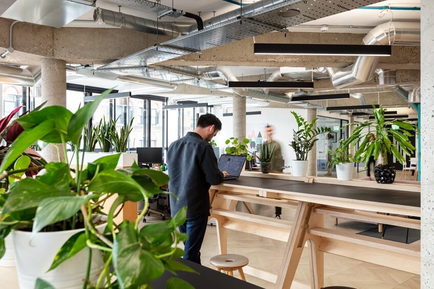 装修办公室公司 工作台2