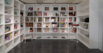 咖啡厅富有成效的灵魂平台-办公装修