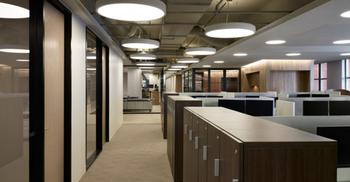 办公室室内装修-将建筑元素巧妙带入办公设计中