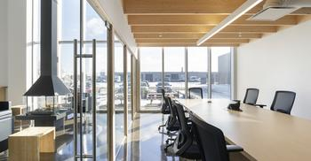 工业建筑改造成有趣办公室装修设计环境