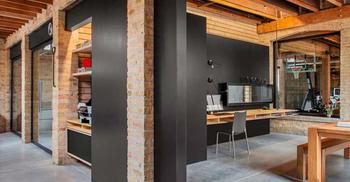 办公室设计释放建筑原始魅力与时尚