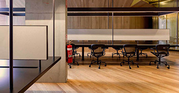 办公室装潢设计打造温馨原始工业气息