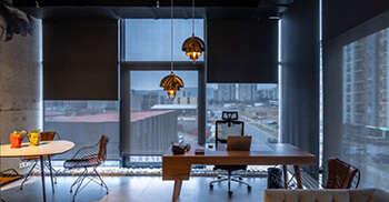 厂房办公室装修公司将空间设计成工业风格