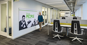 办公室装修风格将业务、文化和工作区融会贯通于一点