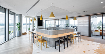 写字楼办公空间设计：鼓励传统艺术实践来充实数字游戏的开发过程