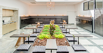 办公空间设计的灵感来自城市街区 中间有“广场”和会面点