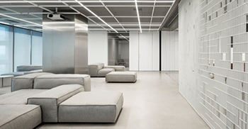 办公室设计理念是基于网格 视野和光线对所有人开放