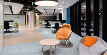 办公室的设计主题来自电影“美丽心灵”