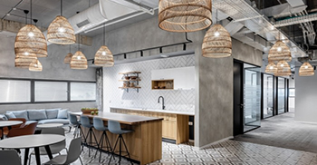 公司办公室设计使用与医学界建立联系的元素——脊柱、椎骨和连接器