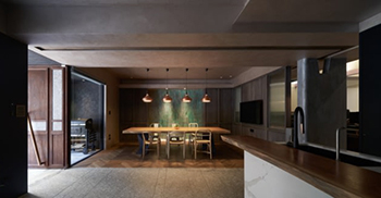 办公室装修设计采用了中性的底色 仿佛一个寂静的时空