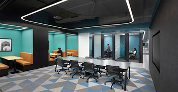 办公室装修：寻求深度关注的员工可以前往安静区域以改变节奏