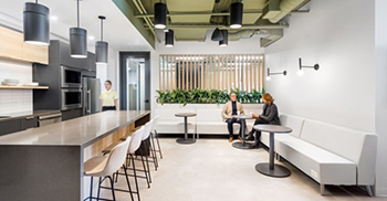 办公室装修设计：精致而现代、线条简洁 开放空间鼓励协作和沟通