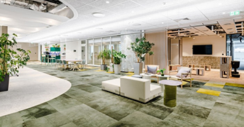 #办公室装修哪家强#一个同时支持员工再生和地球福祉的空间