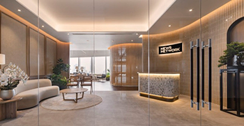 企业办公室设计案例：柔软的中性层压木墙与天然藤条混合在一起