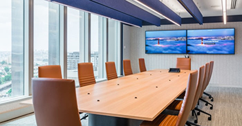 电商科技公司办公室装修案例：平面图描绘了不同的声学区域 精心挑选的定制品牌艺术品激发创新