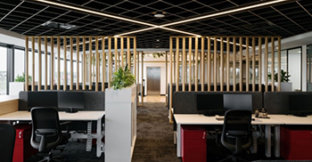 办公空间设计装修：强调空间效率和移动性 促进了无缝的运营流程