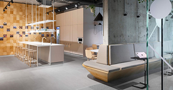 办公室设计装修：巧妙地运用光线营造出一种散发着宁静和精致的氛围