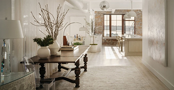 办公室设计装修：开放式办公室以白色调呈现 支持其和平氛围