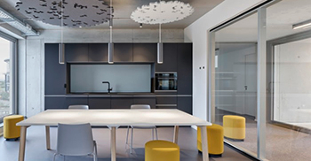 办公室室内装修：会议室为快速和自发的思想交流创造了广泛的选择