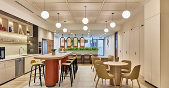 室内设计：从童年的奇迹和专业活力中汲取灵感 融合了色彩、纹理和俏皮元素